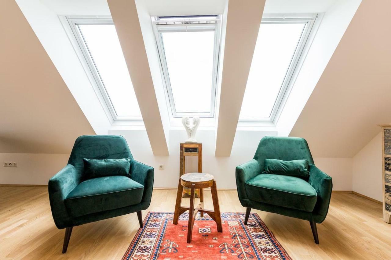 Grosse Dachgeschosswohnung Im Herzen Von غراتس المظهر الخارجي الصورة