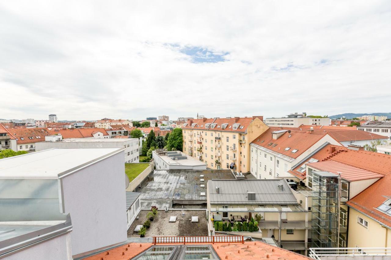 Grosse Dachgeschosswohnung Im Herzen Von غراتس المظهر الخارجي الصورة