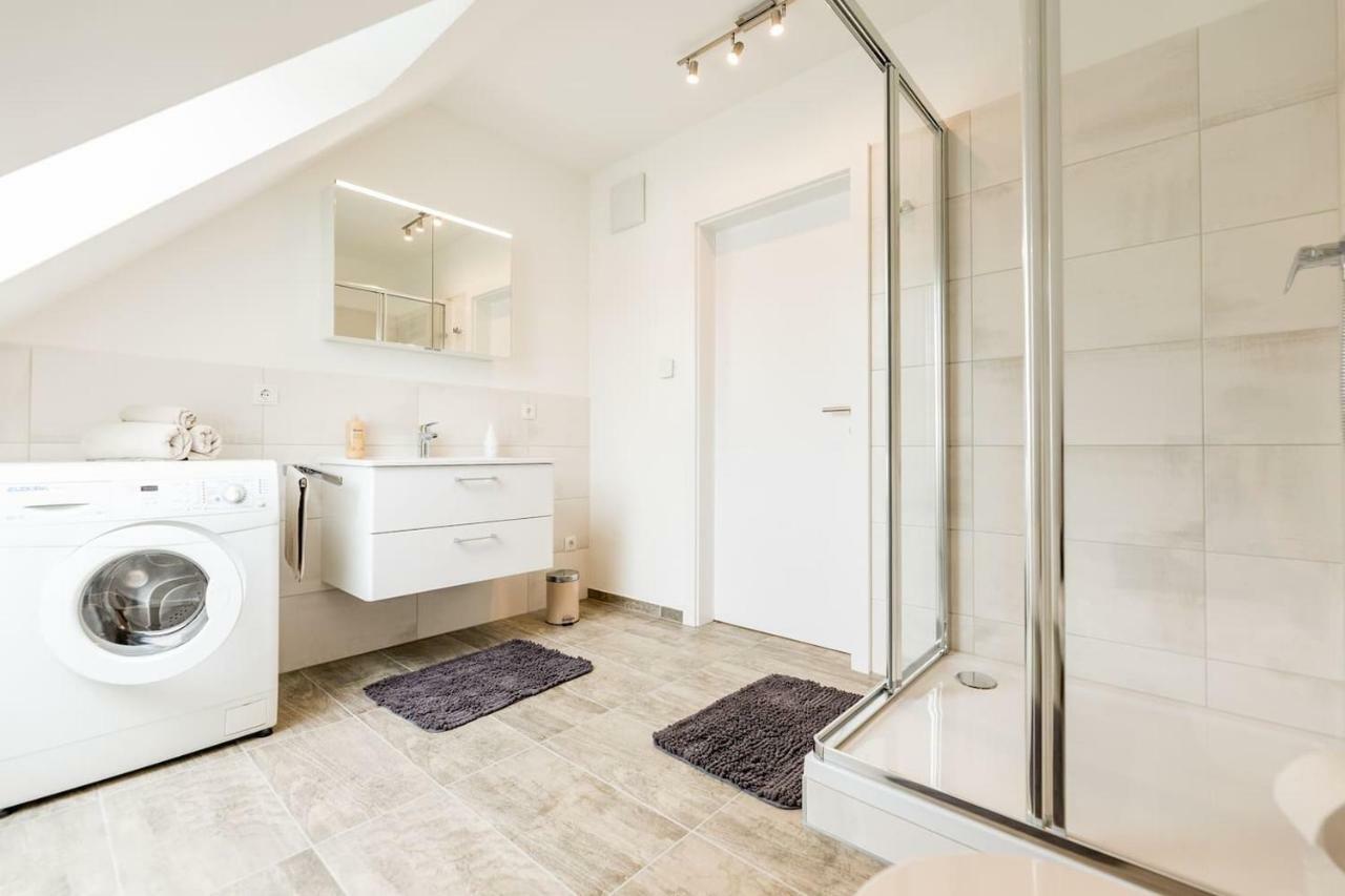 Grosse Dachgeschosswohnung Im Herzen Von غراتس المظهر الخارجي الصورة